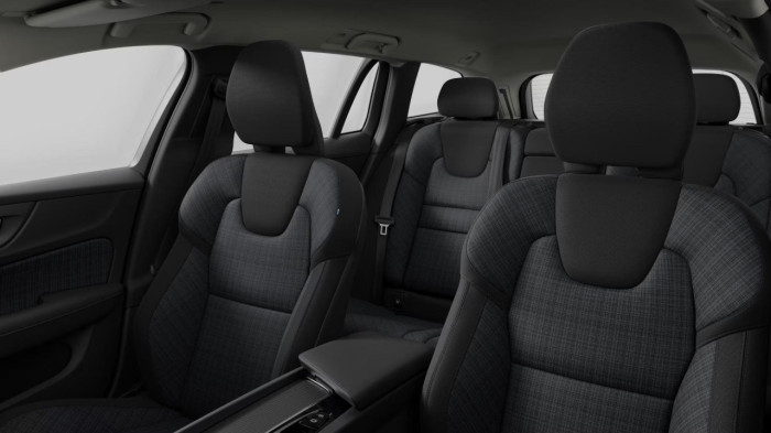 Volvo V60 B4 AUT CORE na operativní leasing