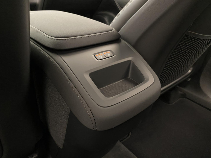 Volvo XC90 B5 AWD AUT BLACK EDITION PLUS na operativní leasing