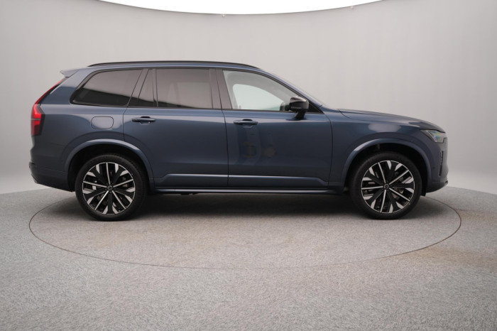 Volvo XC90 T8 AWD Plug-in DARK PLUS 7m na operativní leasing
