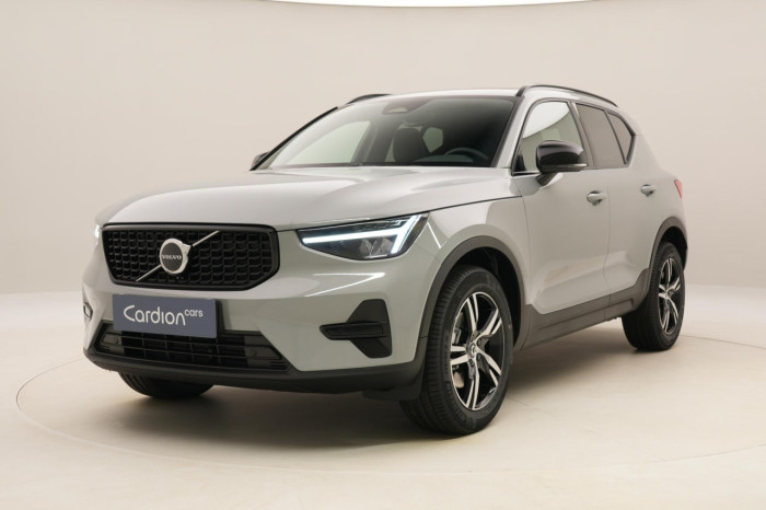 Volvo XC40 B3 AUT DARK PLUS na operativní leasing