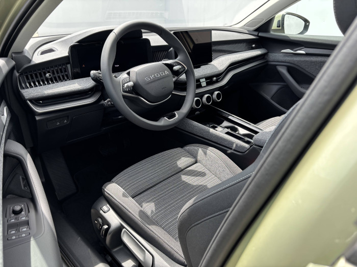 Škoda Superb Combi Selection 7DSG 2,0TDI / 110kW na operativní leasing