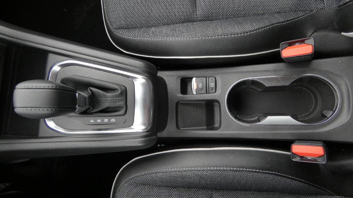 Renault Captur 1,3 TCe 140 Techno EDC na operativní leasing