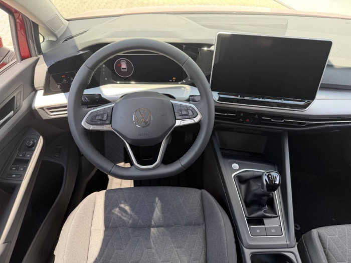 Volkswagen Golf Variant People 6G 1,5TSI / 85kW na operativní leasing
