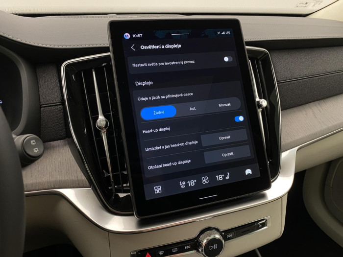 Volvo XC90 T8 AWD Plug-in DARK ULTRA na operativní leasing