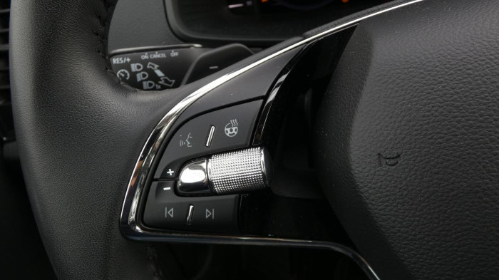 Škoda Karoq 1,5 TSI Style DSG na operativní leasing