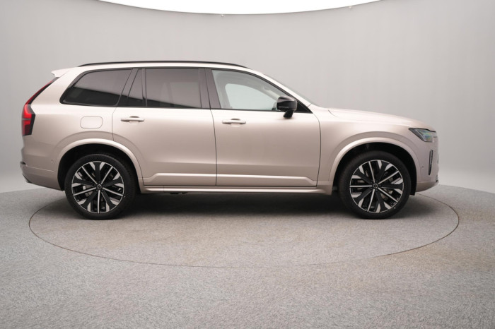 Volvo XC90 T8 AWD Plug-in DARK PLUS 7m na operativní leasing