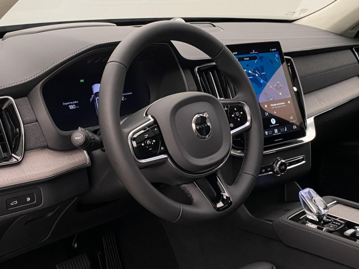 Volvo XC90 T8 AWD Plug-in BRIGHT ULTRA na operativní leasing