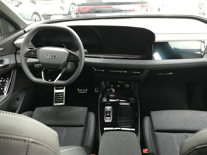 Audi Q6 SUV e-tron quattro 100kWh  / 315kW na operativní leasing