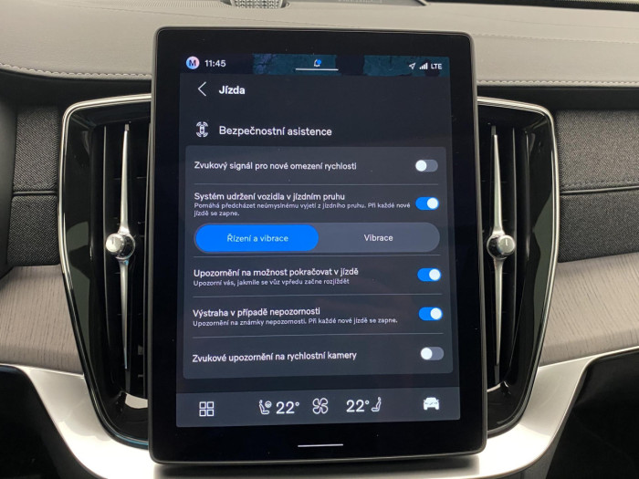 Volvo XC90 T8 AWD Plug-in DARK PLUS 7m na operativní leasing