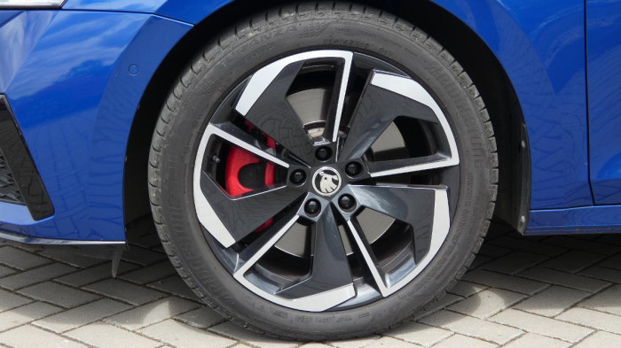 Škoda Octavia 2.0 TSI 180kW DSG RS na operativní leasing