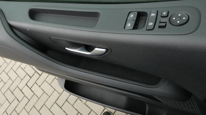 Hyundai Staria 2.2 CRDi Luxury 4x4 Auto na operativní leasing