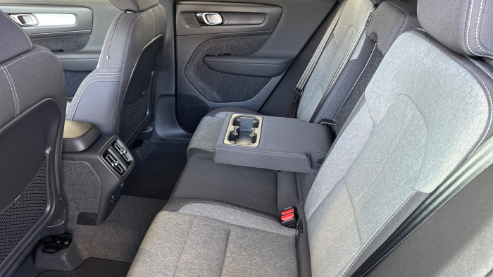 Volvo XC40 2.0 B3 - Benzín - Automat 7st. - 4x2 na operativní leasing