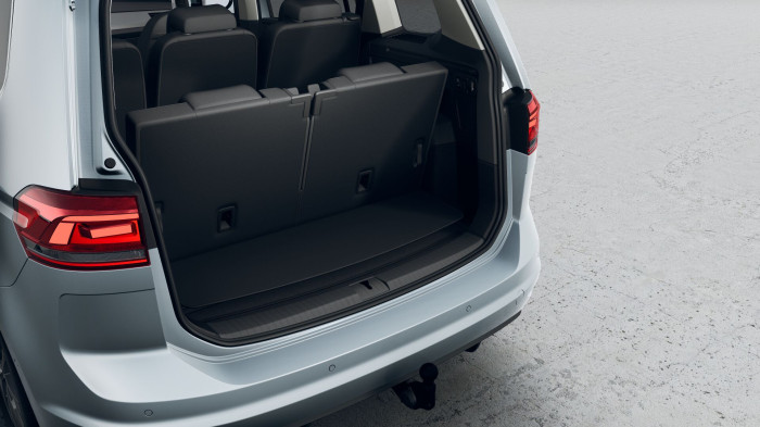 Volkswagen Touran People 1,5 TSI 110 kW EVO2 7DSG na operativní leasing