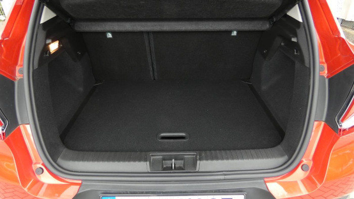 Renault Captur 1,3 TCe 140 Techno EDC na operativní leasing