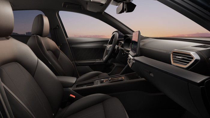 CUPRA Formentor 1.5 eTSI 150k DSG automat na operativní leasing