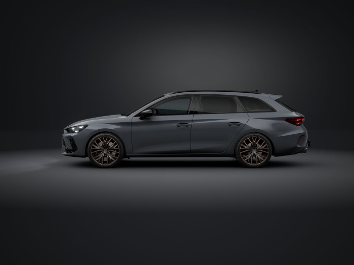 Cupra Leon SP VZ 2.0 TSI 333k DSG 4WD na operativní leasing