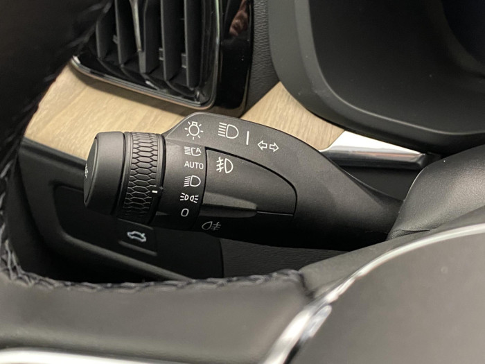 Volvo XC60 B5 AWD AUT BRIGHT PLUS na operativní leasing