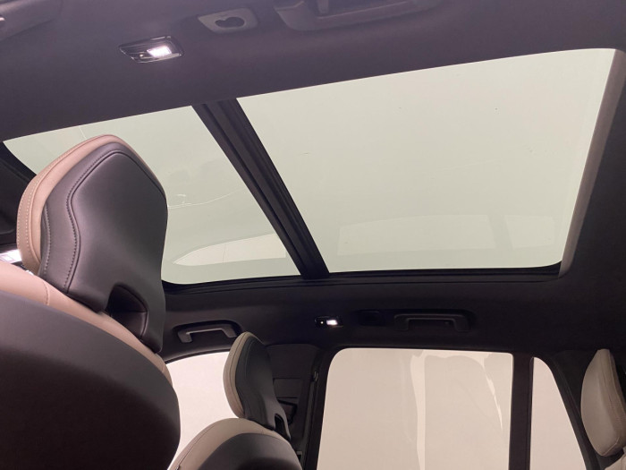 Volvo XC90 T8 AWD Plug-in BRIGHT PLUS 7m na operativní leasing