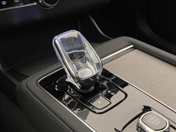 Volvo XC90 T8 AWD Plug-in DARK ULTRA na operativní leasing