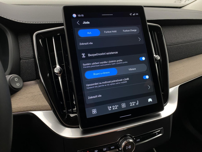 Volvo XC90 T8 AWD RECHARGE DARK PLUS 7m na operativní leasing