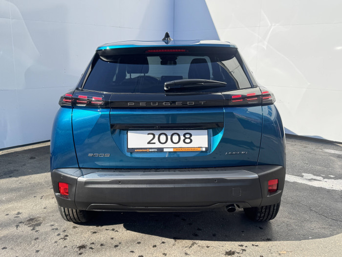Peugeot 2008 BUSINESS Hybrid  1,2 110 e-DCS6 / 81kW na operativní leasing