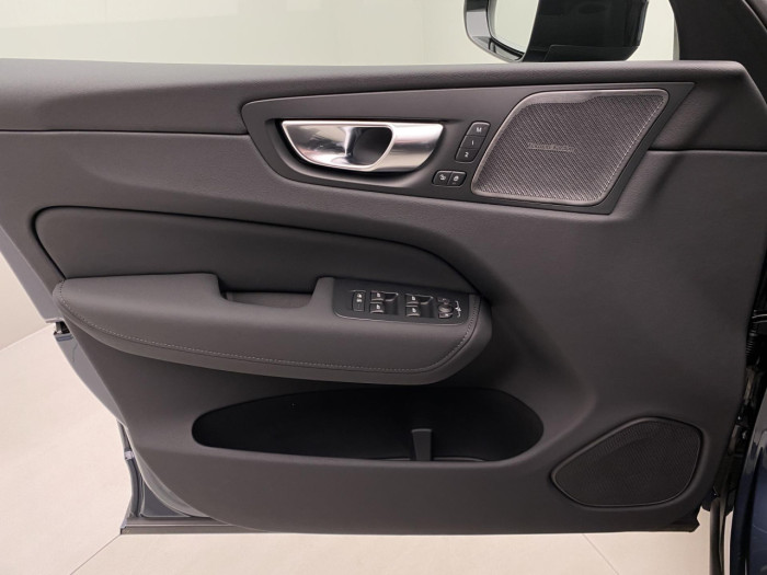 Volvo XC60 B5 AWD AUT ULTRA BLACK EDITION 2.0 Edition na operativní leasing