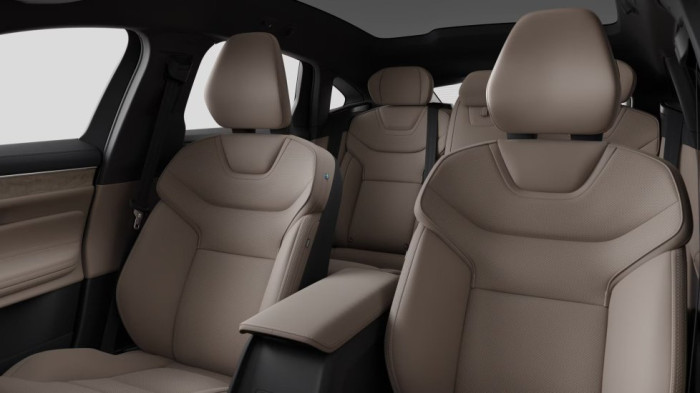 Volvo ES90 ULTRA, Single Motor Extended Range, 245 kW / 333 HP na operativní leasing