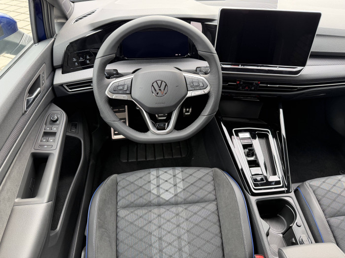 Volkswagen Golf Variant R-Line People 7DSG mHEV 1,5eTSI / 110kW na operativní leasing