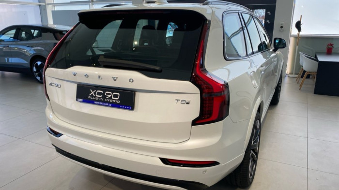 Volvo XC90 ULTRA DARK, T8 AWD, 228+107 kW / 310+145 HP na operativní leasing