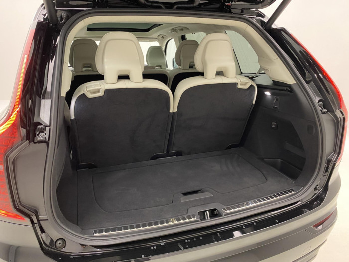 Volvo XC90 T8 AWD Plug-in DARK ULTRA na operativní leasing