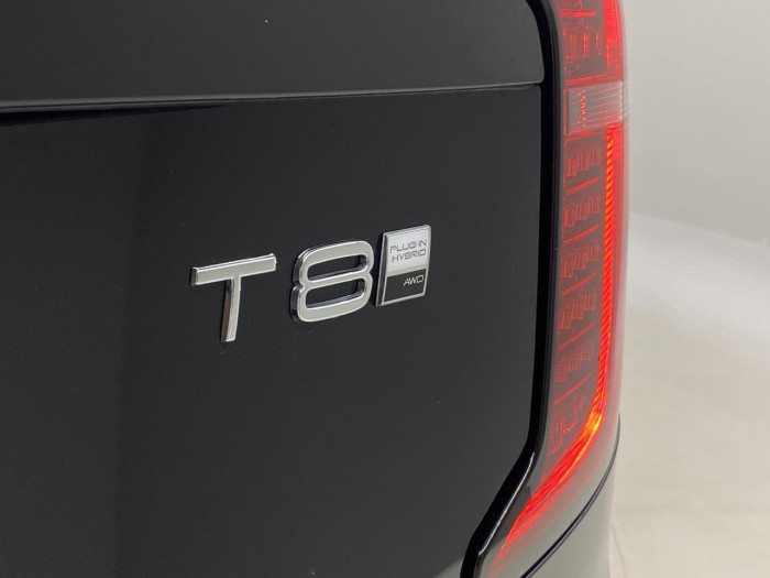 Volvo XC90 T8 AWD Plug-in DARK ULTRA na operativní leasing