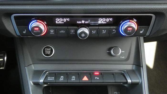 Audi Q3 Sportback 40 TFSI quattro S li na operativní leasing