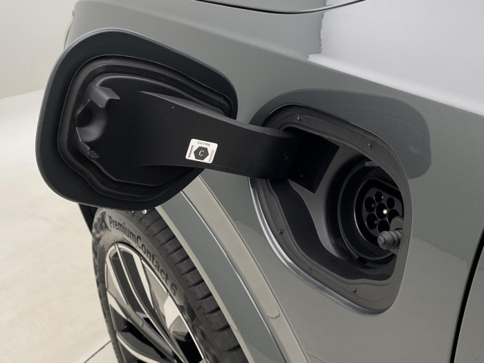 Volvo XC90 T8 AWD Plug-in DARK ULTRA na operativní leasing