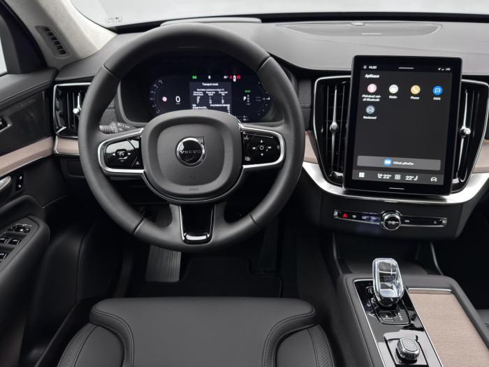 Volvo XC90 T8 AWD Plug-in ULTRA DARK 7m na operativní leasing