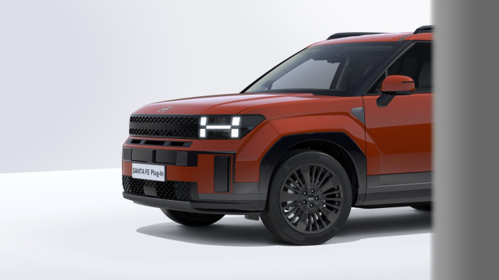 Hyundai Santa Fe Plug-in Hybrid Calligraphy 1.6 T-GDI Plug-in Hybrid 185kW 6A 4×4 na operativní leasing