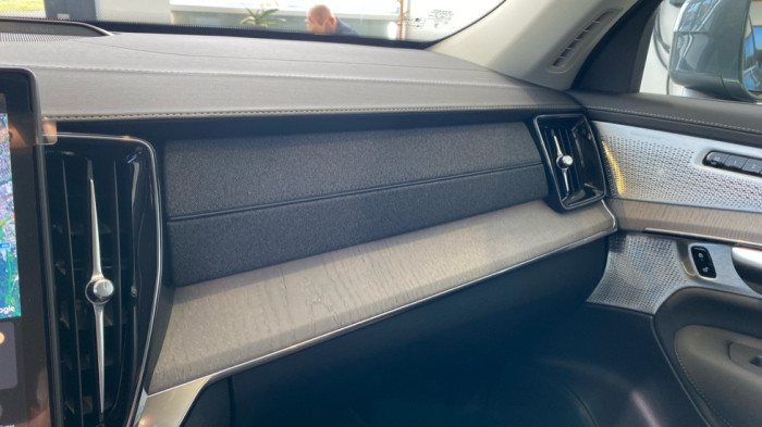 Volvo XC90 PLUS BRIGHT, B5 AWD, 184+10 kW / 250+14 HP na operativní leasing