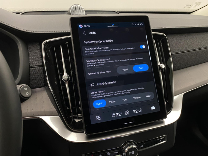 Volvo XC90 T8 AWD Plug-in DARK PLUS 7m na operativní leasing