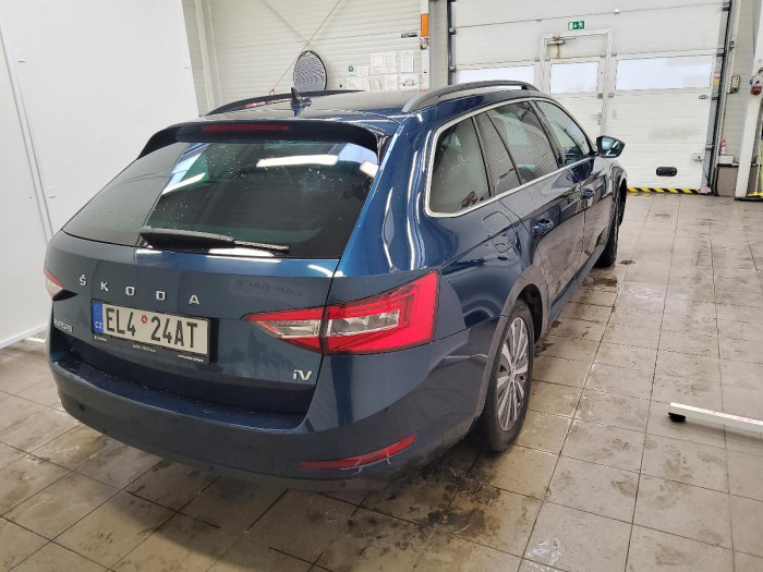 Škoda Superb 1.4 TSI iV Ambition DSG na operativní leasing