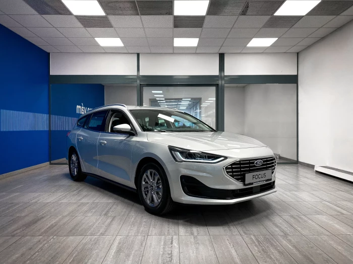 Ford Focus Titanium, 1.0 EcoBoost hybrid ( mHEV ) 114kW/155K 1,0 EcoBoost 114 kW automat Moondust Silver 1,0 EcoBoost na operativní leasing