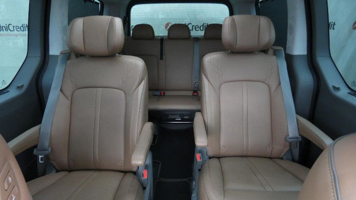 Hyundai Staria 2.2 CRDi Luxury 4x4 Auto na operativní leasing