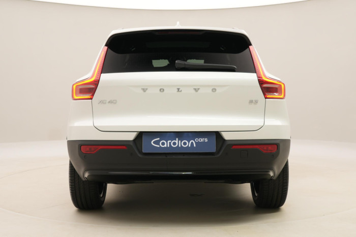 Volvo XC40 B3 AUT DARK PLUS na operativní leasing