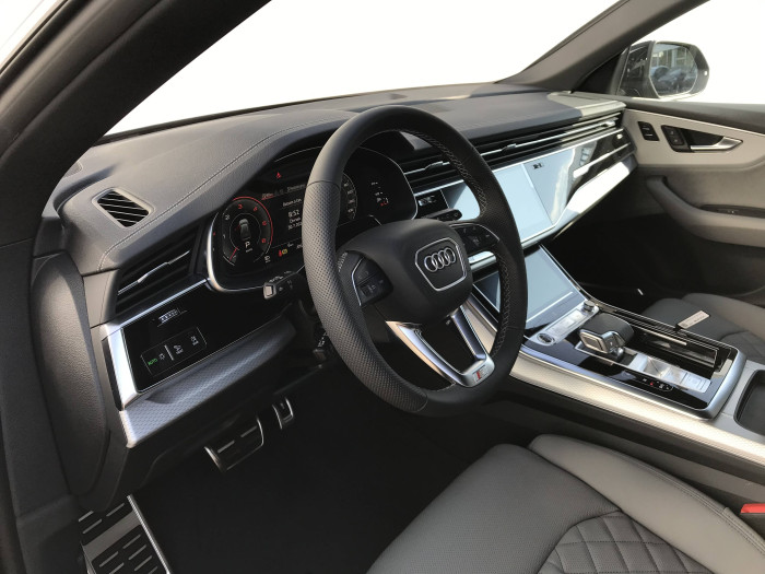 Audi Q8 SUV 50 Quattro 8TT 3,0TDI / 210kW na operativní leasing