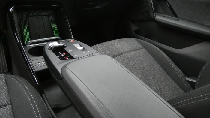 BMW X1 sDrive 18i Advantage na operativní leasing