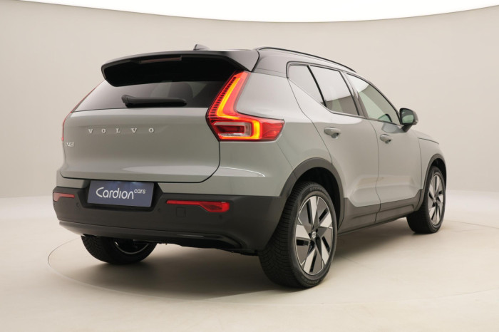 Volvo EX40 SINGLE MOTOR ELETRIC PLUS na operativní leasing