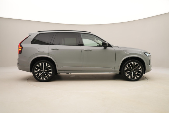 Volvo XC90 T8 AWD Plug-in DARK PLUS 7m na operativní leasing