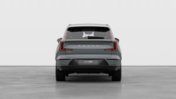 Volvo EX90 PURE ELECTRIC SINGLE PLUS 7m. na operativní leasing