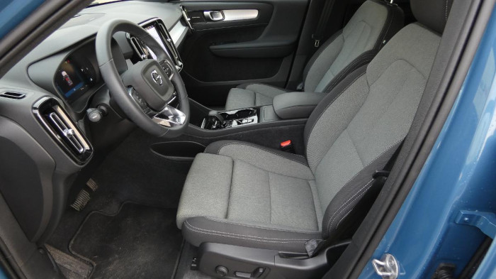 Volvo XC40 B3 PLUS DARK na operativní leasing