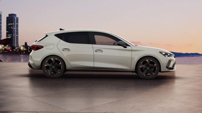 Cupra Leon 1.5 eTSI 150k DSG na operativní leasing