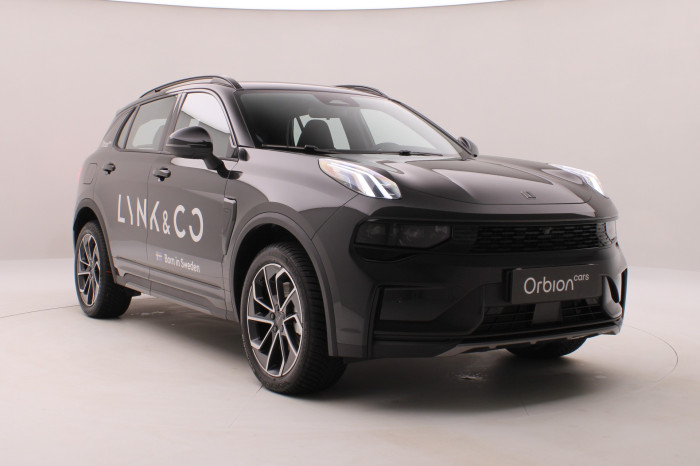 Lynk & Co 01 CORE PHEV na operativní leasing