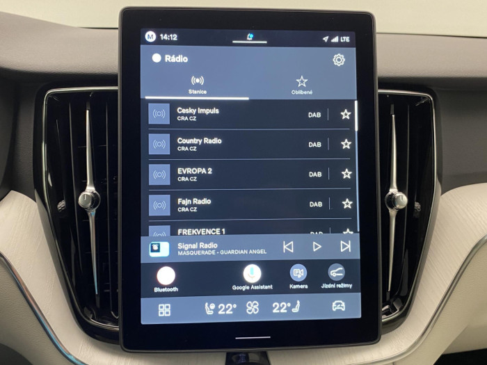Volvo XC60 B5 AWD AUT DARK PLUS na operativní leasing